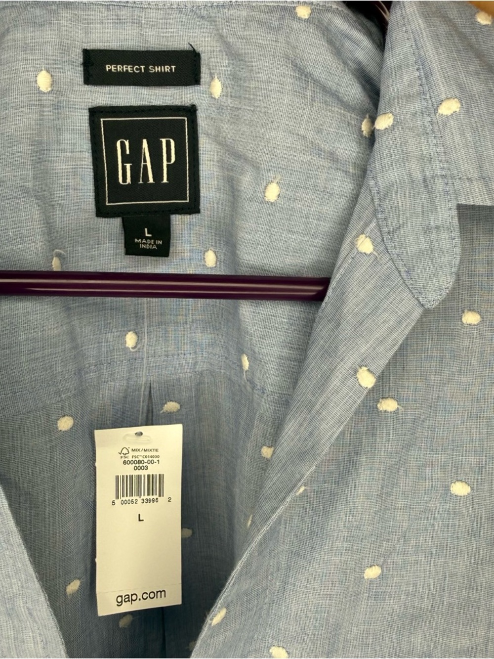 GAP Women’s Light Blue chambray Dot-Print Button-Down Shirt Large NWT - Picture 2 of 5
